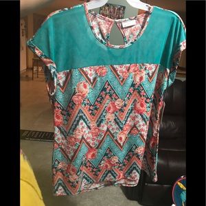 2/15 New Bobbie Brooks super soft top .